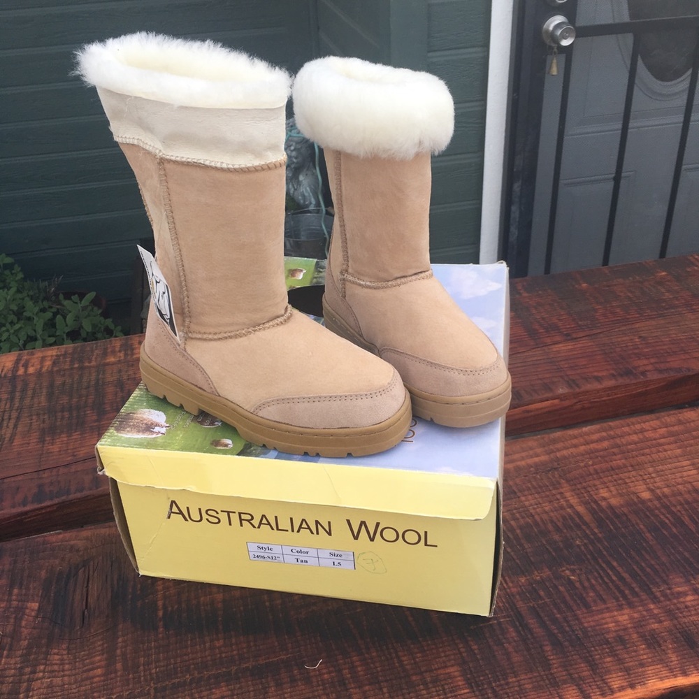 New✨ in box Australian Wool boots